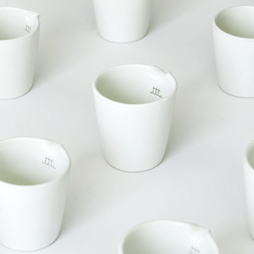 magnific_photo-several-white-ceram_xgI5elnjfW